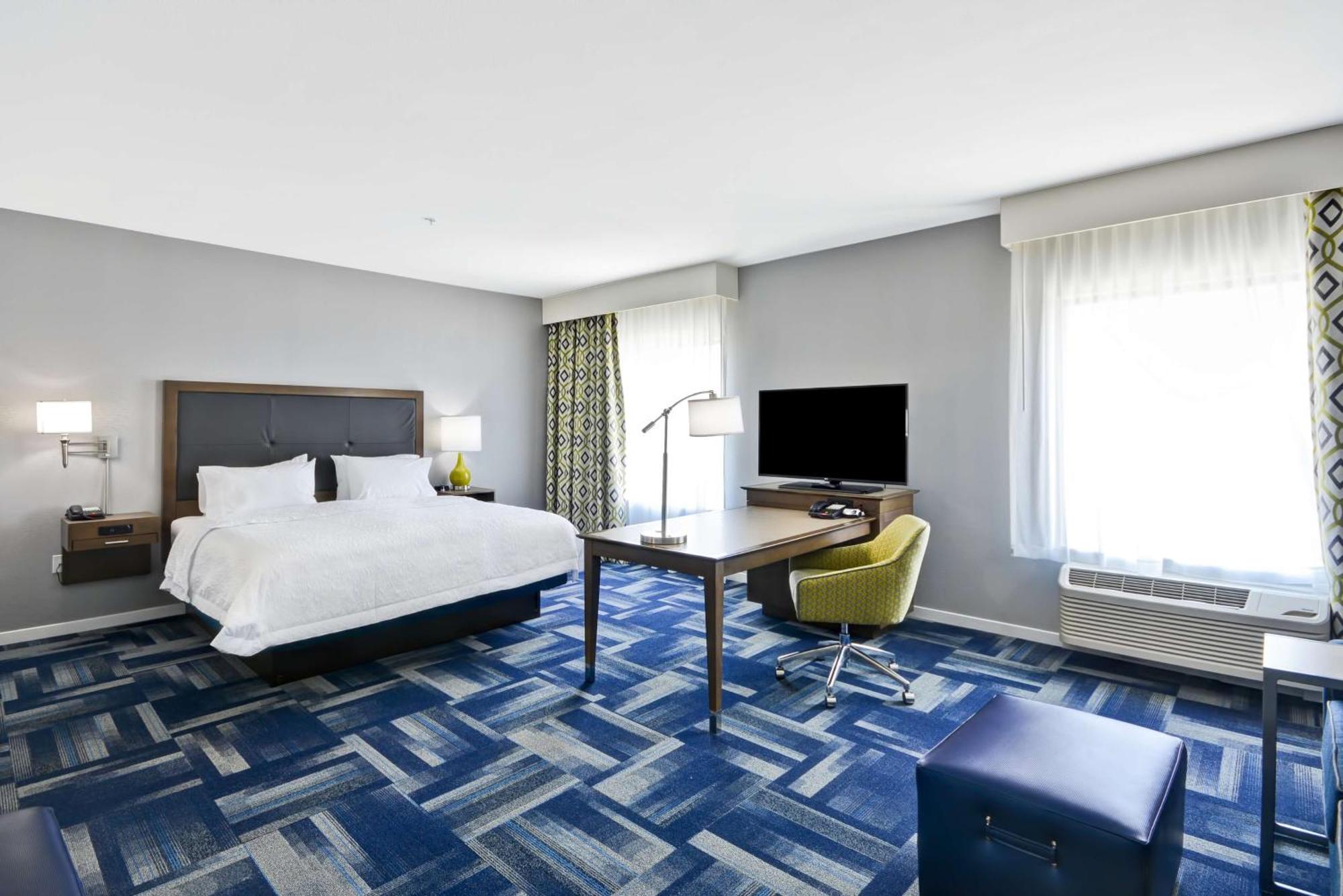 Hampton 3*